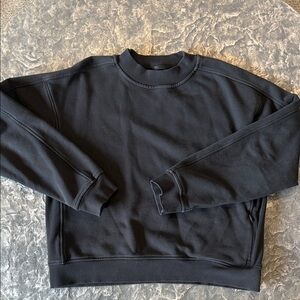 Lululemon women’s Black Sweatshirt sz 6